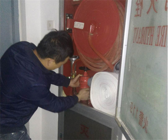 �������̰��b�е�����ˮ����ô���B(y��ng)��